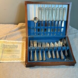 Vintage WM Rogers and son 1940 Exquisite Silverplate flatware